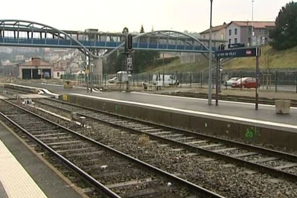 La SNCF engage 48 millions d'euros pour sécuriser et rénover 36 kilomètres de cette voie ferrée datant du 19ème siècle, l'une des plus anciennes de la région.