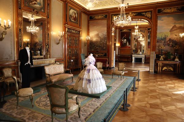 Avec le confinement, le musée Masséna de Nice a lancé une application mobile pour découvrir la période napoléonienne depuis chez soi pour la nuit européenne des musées.  