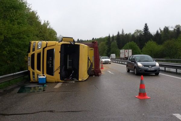 L'accident s'est produit vers 9h30 lundi matin dans le sens Paris-Province