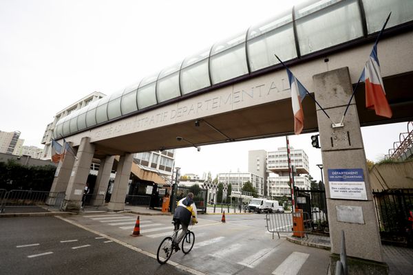 L'entrée du Centre administratif des Alpes-Maritimes où est situé le conseil départemental.