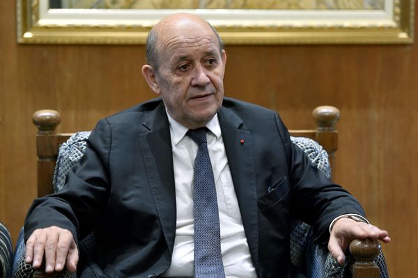 Jean-Yves Le Drian annonce qu'il va présider le comité de Valérie Hayer pour les élections européennnes.