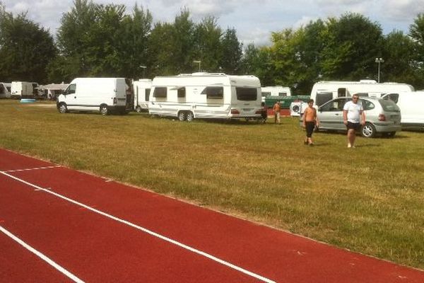 La préfecture de Côte-d’Or a pris un arrêté d'expulsion à l’encontre de plusieurs familles qui se sont installées sur le terrain d'athlétisme de la ville d’Is-sur-Tille.