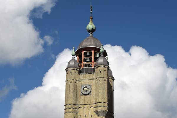 Le beffroi de Bergues a besoin d'un grand coup de jeune. 