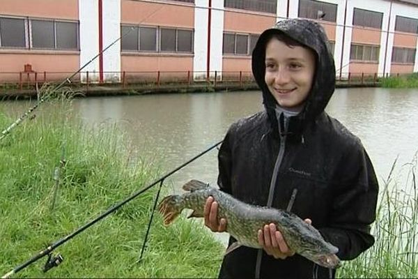 Quentin et son 1er brochet de l'année