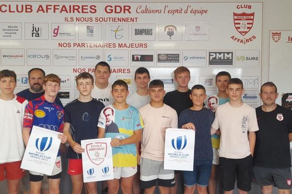 12 jeunes arbitres du Grand Dole Rugby seront ramasseurs de balles lors du match de Coupe du monde Afrique du Sud/Irlande, au Stade de France.