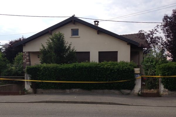 Les corps ont été retrouvés dans cette maison, au 49 rue d'Ottmarsheim à Rixheim