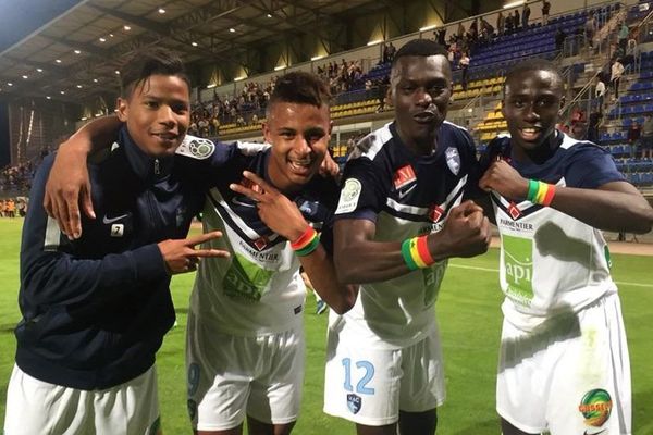 La joie de la jeunesse havraise; Dylan Louiserre, Lys Mousset, Joseph Mendes et Ferland Mendy après la victoire 3 à 1 face à Bourg en Bresse vendredi 31 juillet 2015.