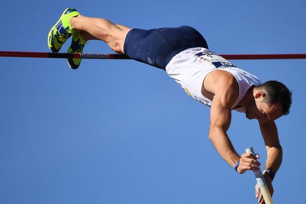 Renaud Lavillenie lors des championnats de France d'Athlétisme, le 16 juillet 2017.