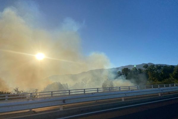 Le feu de Lucciana, qui évolue vers la plaine de Vescovato, n'est pas maîtrisé.