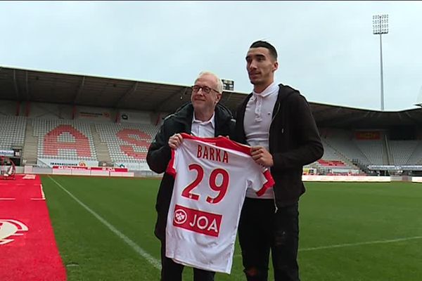 Yanis Barka (ASNL) signe son premier contrat professionnel