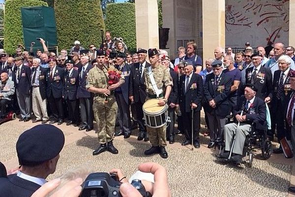 Un cérémonie, le 7 juin 2014, avec des vétérans au cimetière américain de Colleville-sur-mer