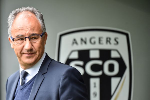 Saïd Chabane le président d'Angers SCO a annoncé la vente du club de foot, Christophe Béchu, le maire d'Angers, "prend acte"