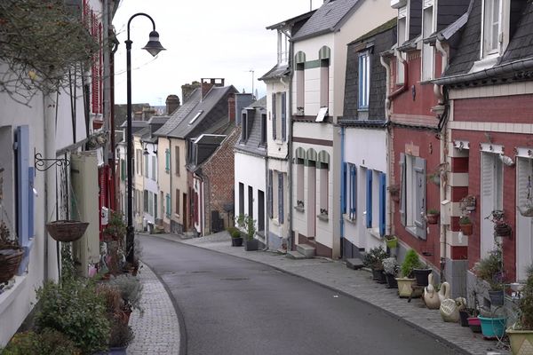 Les petites maisons du quartier Courtgain de Saint-Valéry-sur-Somme sont très prisés par les citadins.