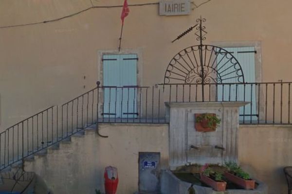 La mairie de Monoblet, dans le Gard - archives