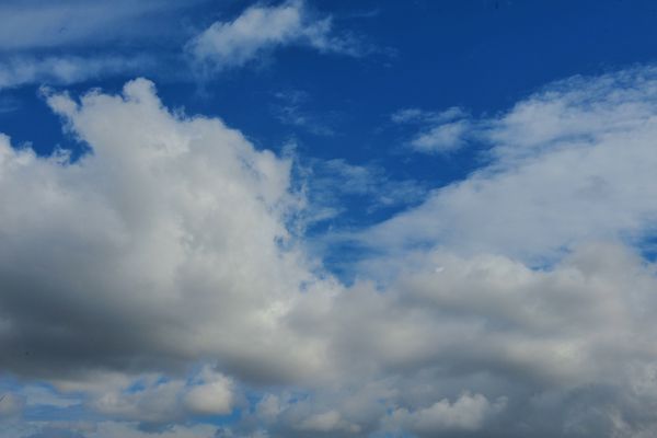 Un ciel d'été variable entre deux orages