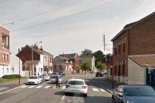 La dame de 66 ans a été percutée par une voiture alors qu'elle traversait sur un passage piéton