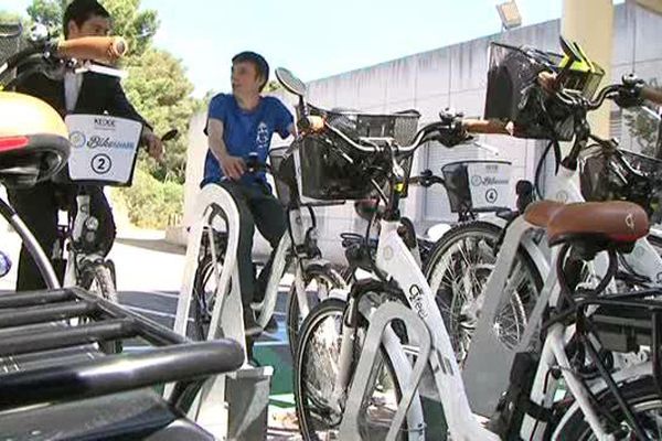 Une dizaine de vélos électriques sont disponibles sur le campus de Luminy à Marseille.