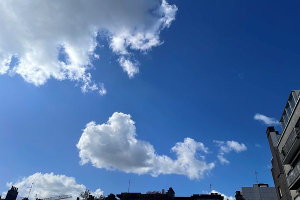 Coin de ciel bleu à Lille