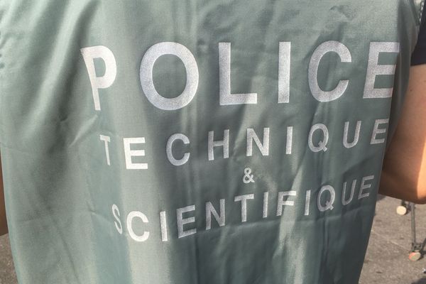 Le travail de la police technique et scientifique. 