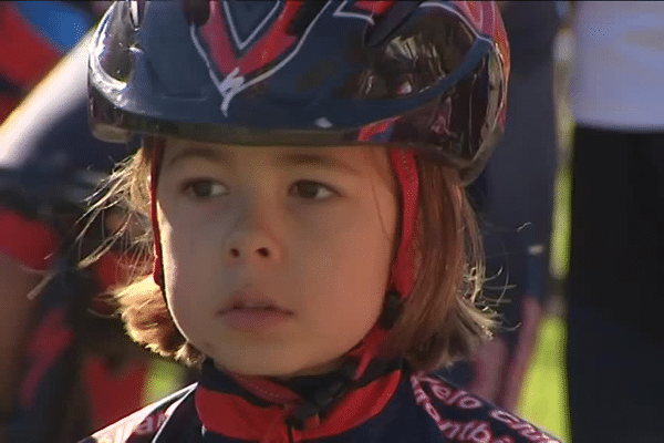 Une future championne de cyclo-cross ?