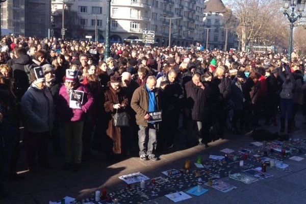 Minute de silence après les attentats de janvier 2015