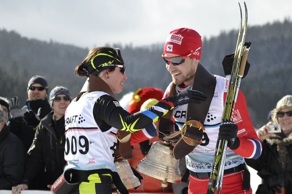 Aurélie Dabudyck (51 km)  et Mathias Wibault (70 km), à l'arrivée de la Transjurassienne 2014.