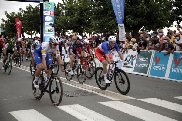 Arnaud Démare remporte la première étape du Tour Poitou-Charentes ce jeudi 27 août.