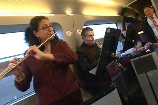 Une pause musicale inédite dans le TGV Metz-Paris le 18 novembre 2013.