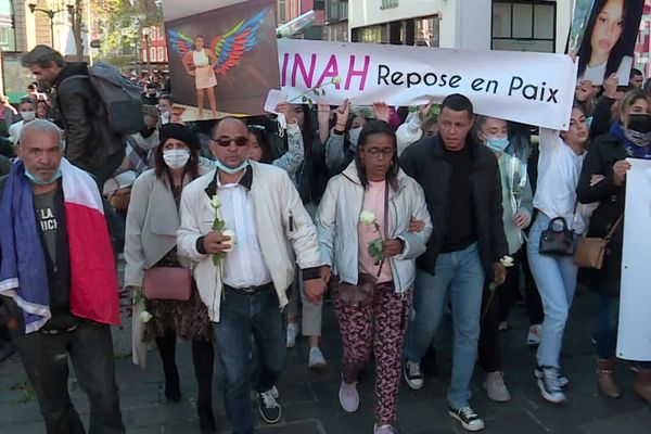 La marche blanche organisée par les proches de Dinah, le 24 octobre, dans les rue de Mulhouse.