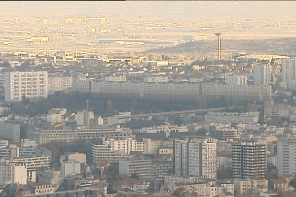 Le quartier Saint-Jacques de Clermont-Ferrand est l'un des quartiers de politique de la ville, ex zone urbaine de sûreté (ZUS). 