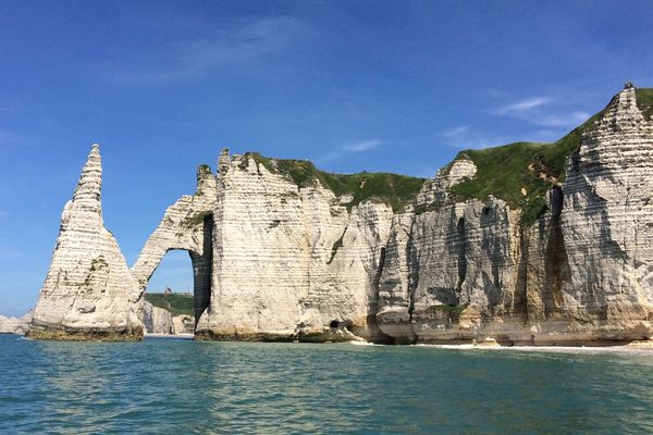 Plein soleil sur Etretat et la Côte d'Albâtre, ce lundi.