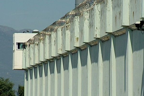 Situé à 19 km au sud de Bastia, le centre pénitentiaire de Borgo (Haute-Corse), comprend deux quartiers à régimes de détention différents: maison d’arrêt et centre de détention