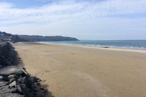 La plage des Rosaires, à Plérin dans les Côtes d'Armor