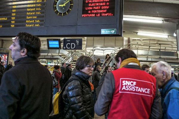 Le trafic TER sera perturbé en Limousin du 9 mars 2015 à 19 heures au 11 mars 2015 à 8 heures du matin