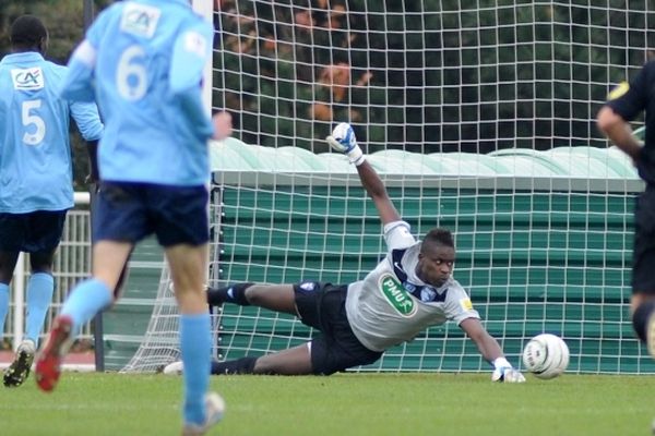 Brice Samba le 18 novembre dernier dans un match de Coupe de France face à Brétigny.