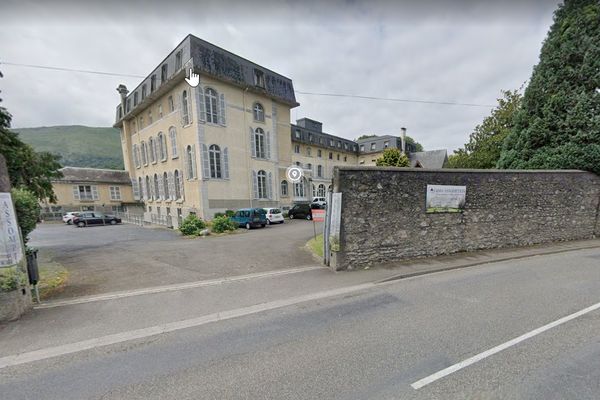 Vue du centre de l'Assomption situé à Lourdes dans les Hautes-Pyrénées.