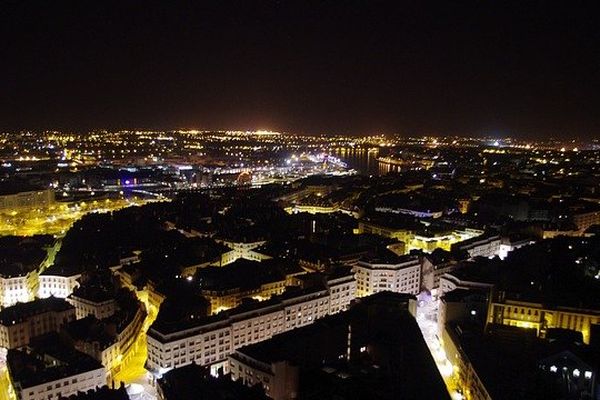 Nantes en haut.