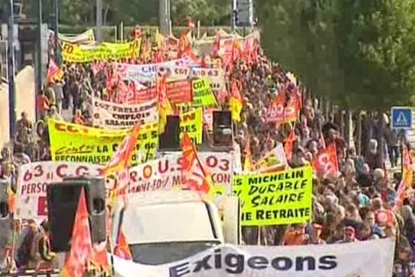 A Clermont-Ferrand, ils étaient entre 2 500 et 5 000, selon les sources, à manifester mardi matin contre la réforme des retraites proposée par le gouvernement.