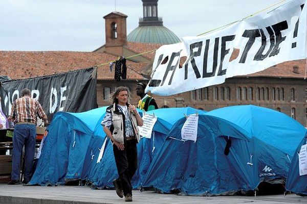 Une manifestation d'associations et de personnes sans abri à Toulouse 