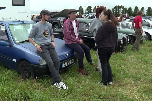 Les voitures "young-timers" attirent de jeunes collectionneurs, passionnés de mécanique et en recherche de véhicules abordables.