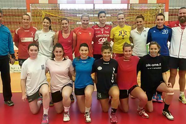 L'équipe de handball féminin de Celles-sur-Belle (79)