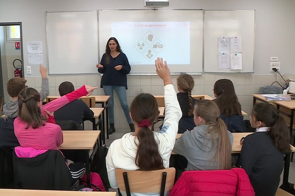 Les élèves étaient vivement intéressés par la thématique du harcèlement scolaire, ce jour à Maubeuge. Dans cet établissement, une tentative de suicide (possiblement liée à cette problématique : la justice le dira) a eu lieu il y a un an.