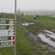 Le mauvais temps décourage les clients de venir cueillir des fraises à Amiens.