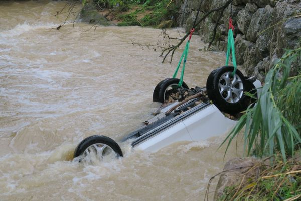 Une voiture est tombée dans le lac de Borde-Basse à Castres (Tarn), vendredi 6 septembre 2024. (Photo illustration)