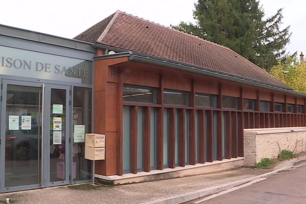 La maison de santé de Tanlay, où a été tourné le film, comptera déjà deux départs de médecins généralistes d'ici la fin de l''année.