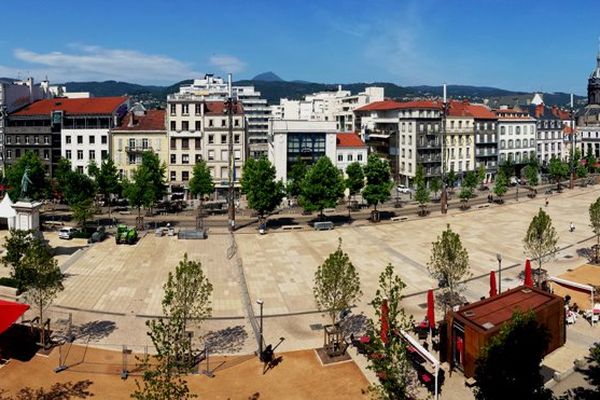 La place de Jaude, à Clermont-Ferrand, où des dizaines de milliers de supporters de l'ASM sont attendus samedi soir pour assister devant un écran géant à la finale du Top 14.