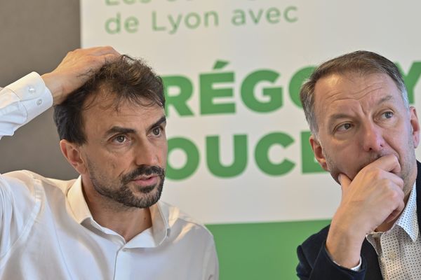 Grégory Doucet, candidat Europe Ecologie Les Verts à la mairie de Lyon, s'est entretenu ce mercredi 6 mai au matin avec la presse, ainsi que Bruno Bernard, candidat à la Métropole de Lyon. Ils se sont dit "prêts" à repartir en campagne dès que cela serait possible.