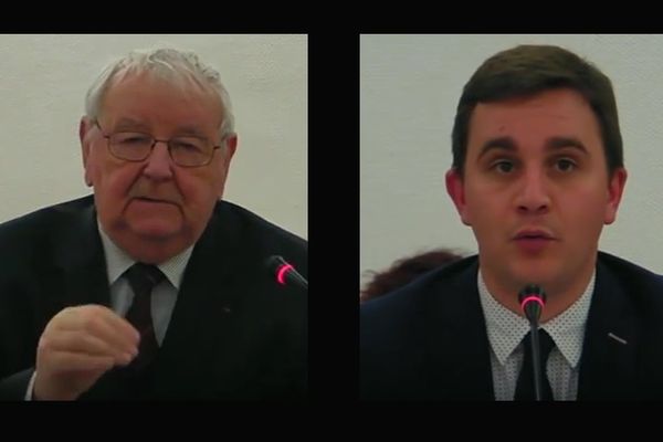 André Ledran et Romain Bail lors du conseil municipal de Ouistreham du 6 mars 2017