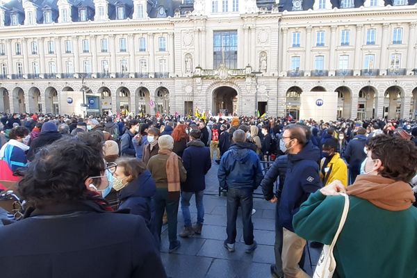 Rassemblement à Rennes le 28 novembre 2020 contre la loi de sécurité globale