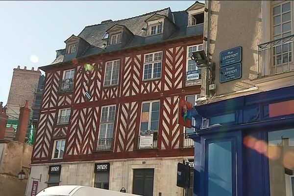 A Rennes, la rue Leperdit accueille plusieurs boutiques chics... et des trafiquants de drogue.
